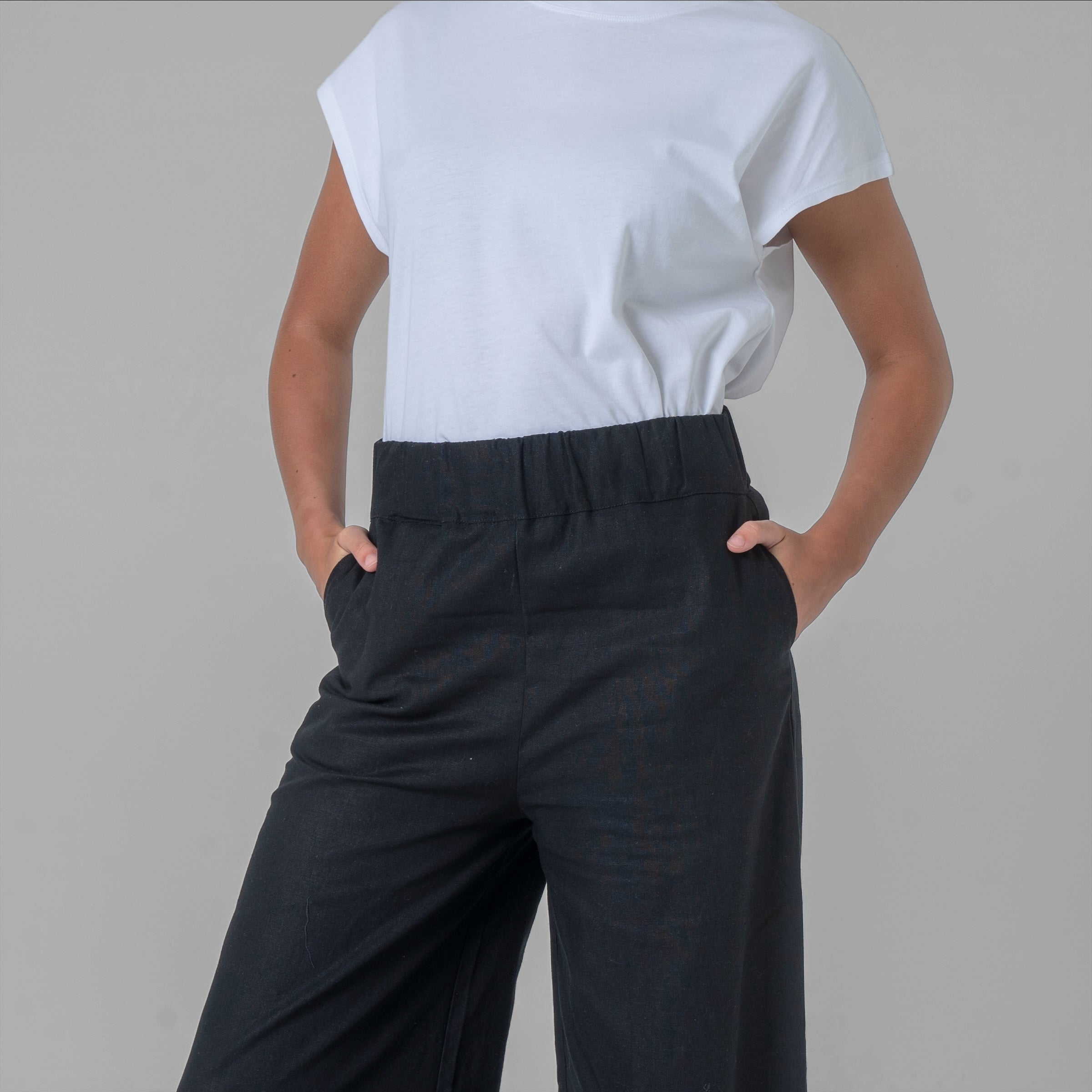 Black cotton and linen slit pants