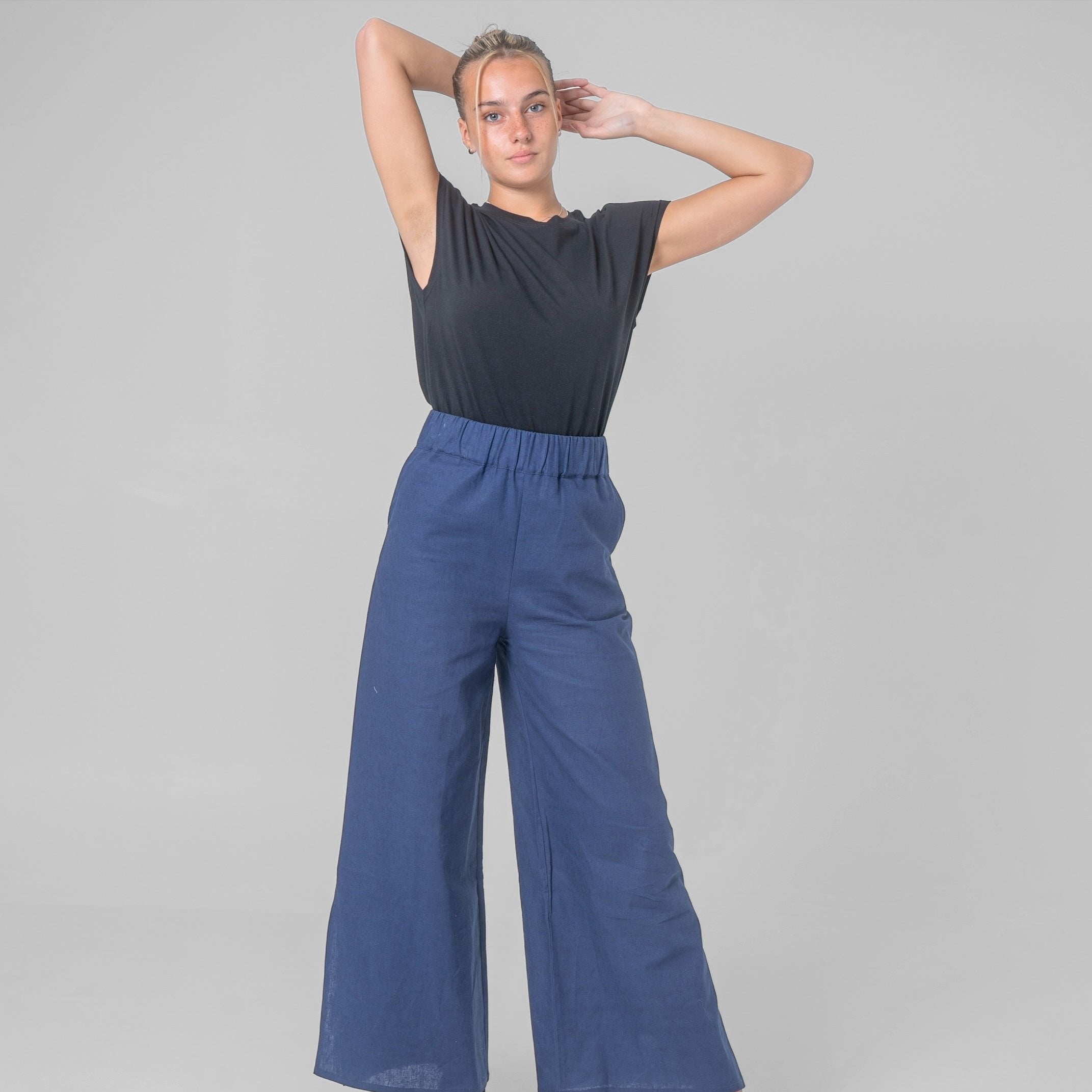 Pantalon à fentes en coton et lin bleu marine