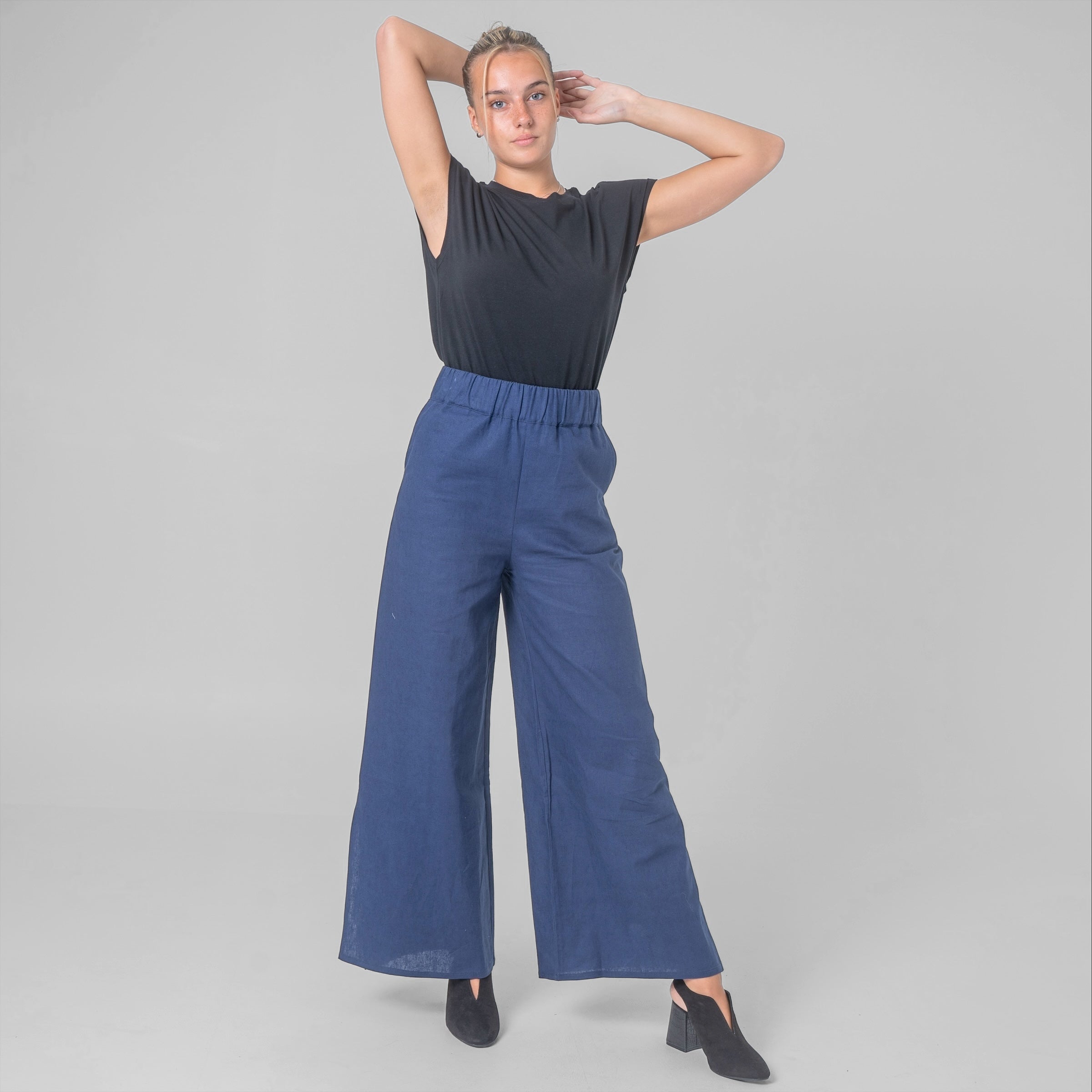 Pantalon à fentes en coton et lin bleu marine